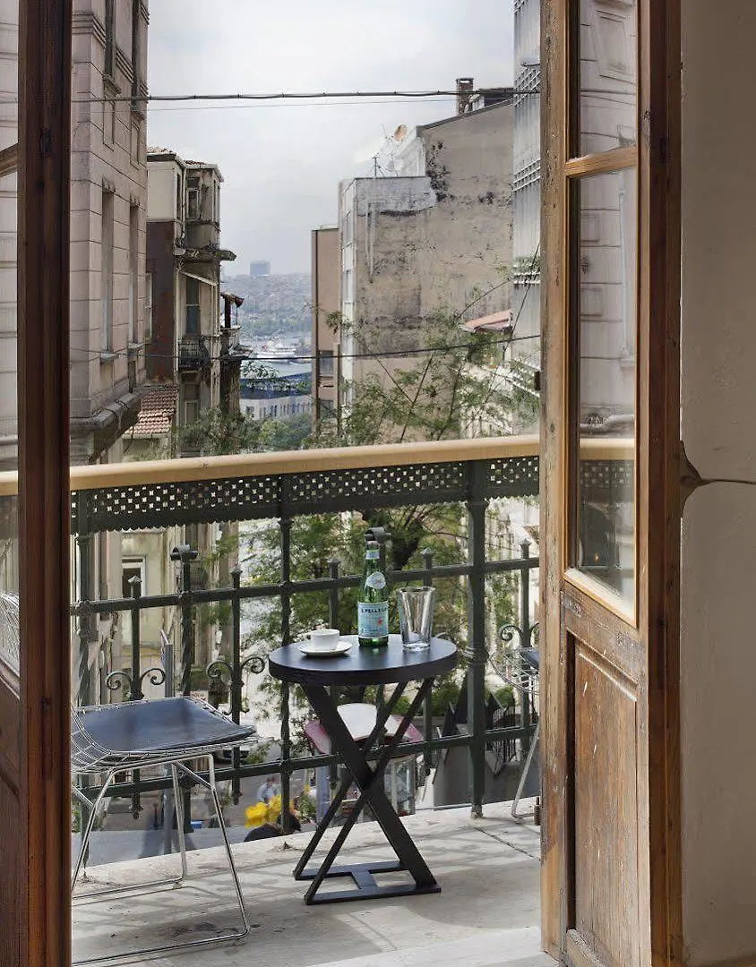 X Flats Gumussuyu 0*, Istanbul