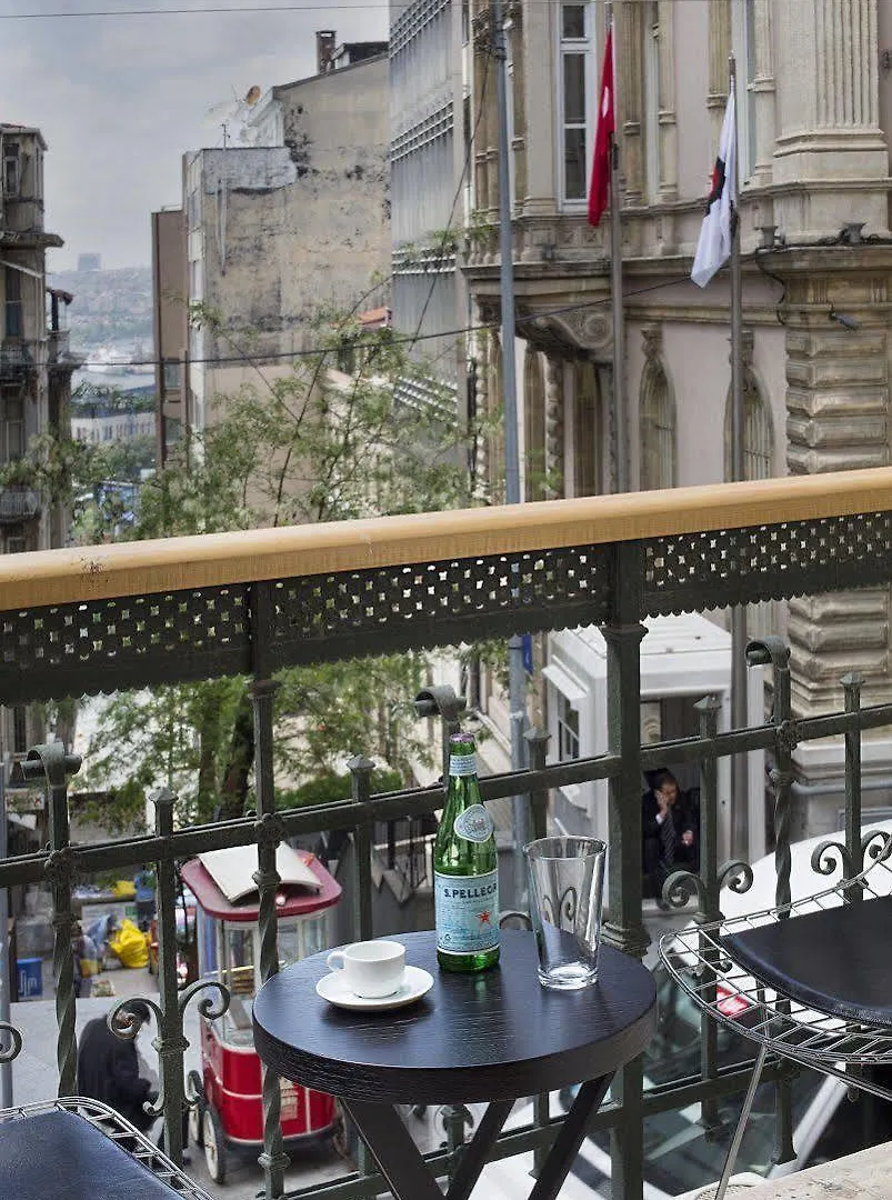 X Flats Gumussuyu Apartment Istanbul